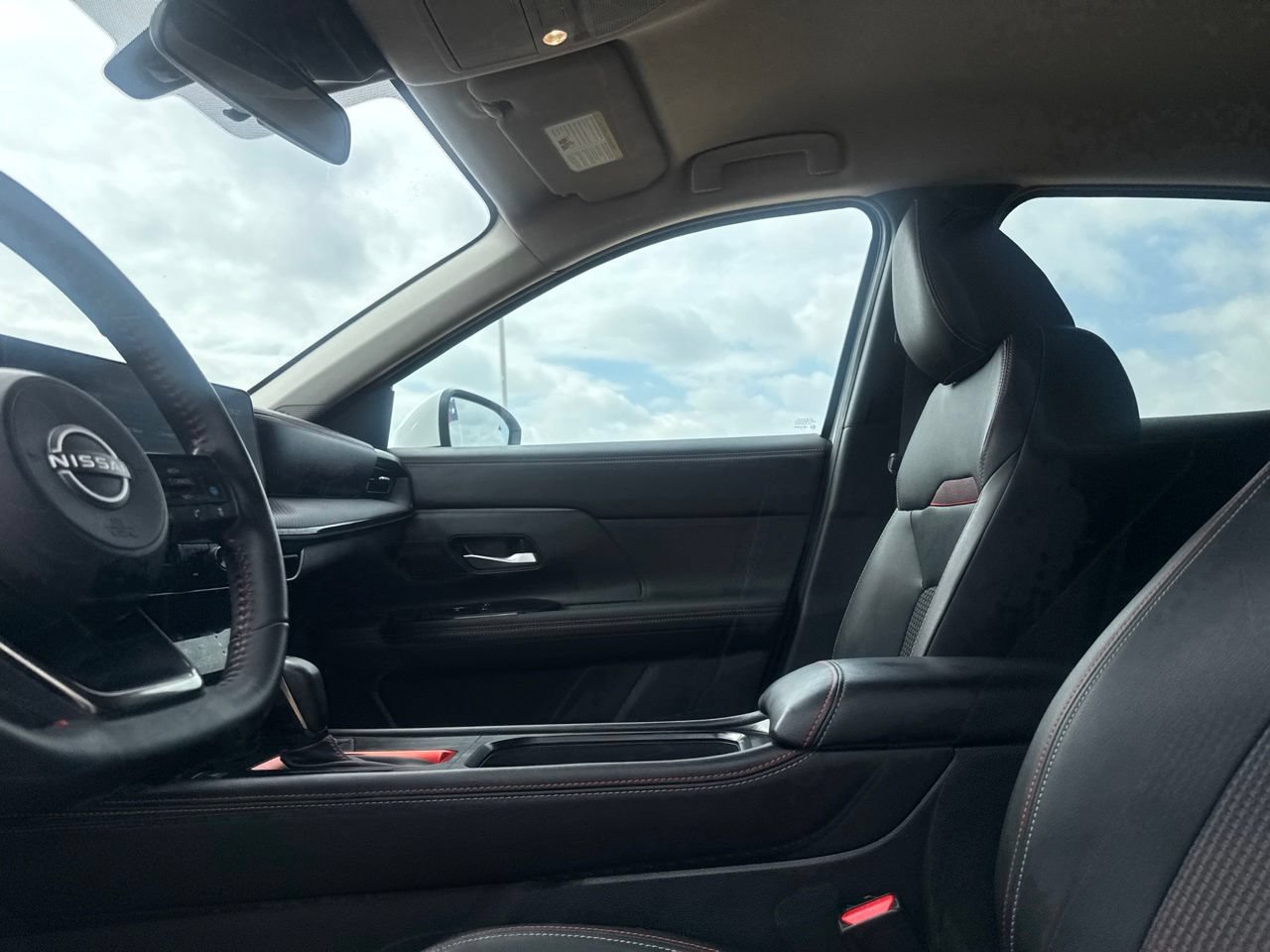 Certified 2025 Nissan Kicks SR FWD image 40