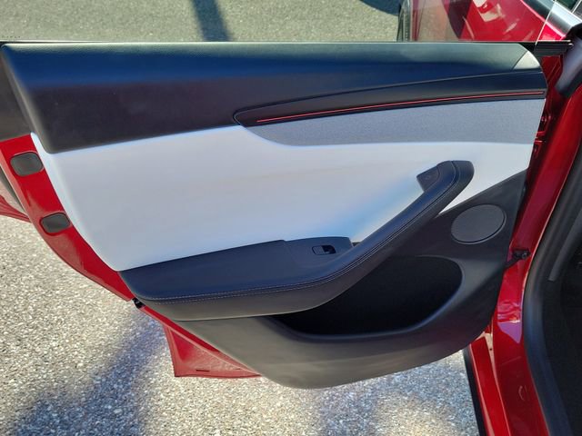 Used 2026 Tesla Model Y 2WD image 9