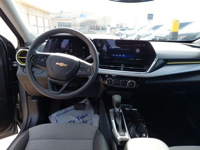 Used 2025 Chevrolet Trax LT image 22