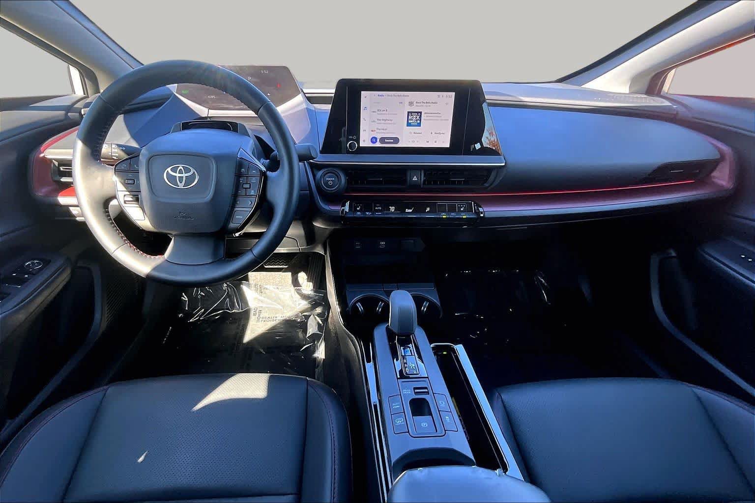 Used 2024 Toyota Prius Prime FWD image 14