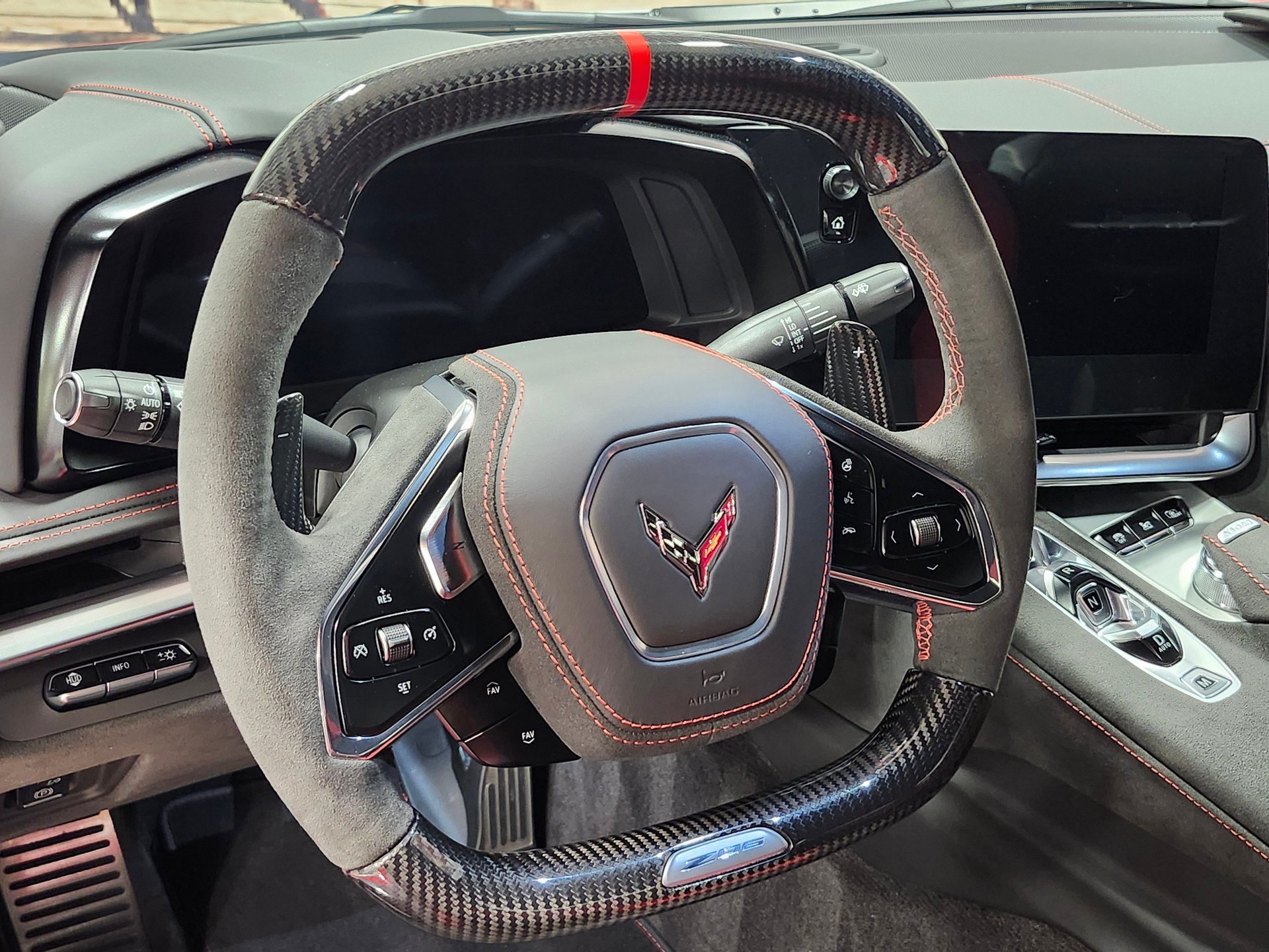 Used 2023 Chevrolet Corvette Z06 w/ Z07 Performance Package RWD image 21