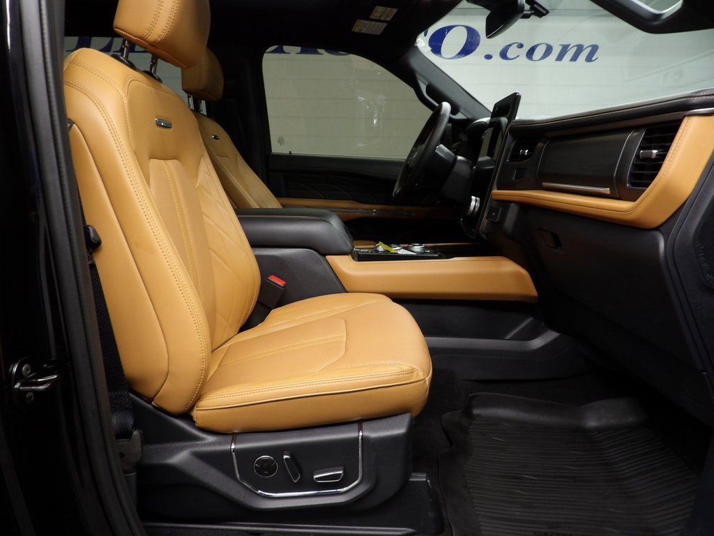 Used 2024 Ford Expedition Platinum image 25