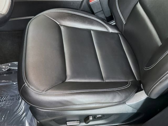 Used 2022 Ford Explorer XLT w/ Equipment Group 202A image 19