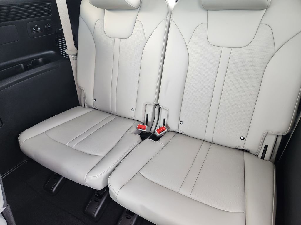 Certified 2025 Kia Sorento EX image 13