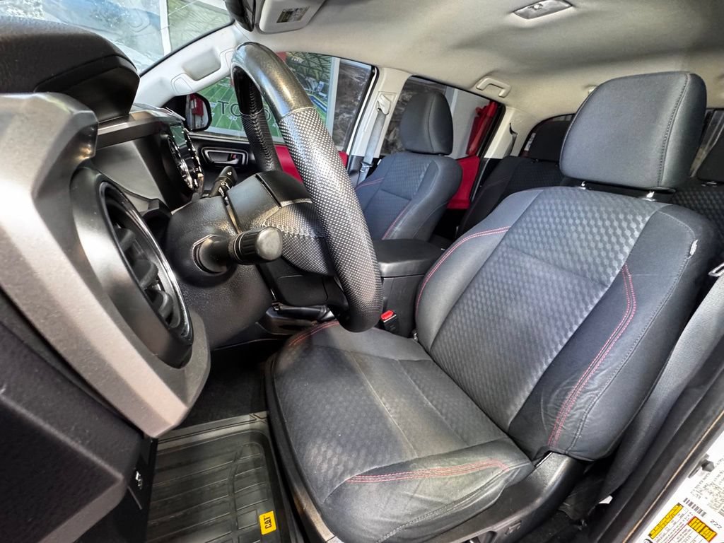 Used 2021 Toyota Tacoma SR5 AWD/4WD image 20