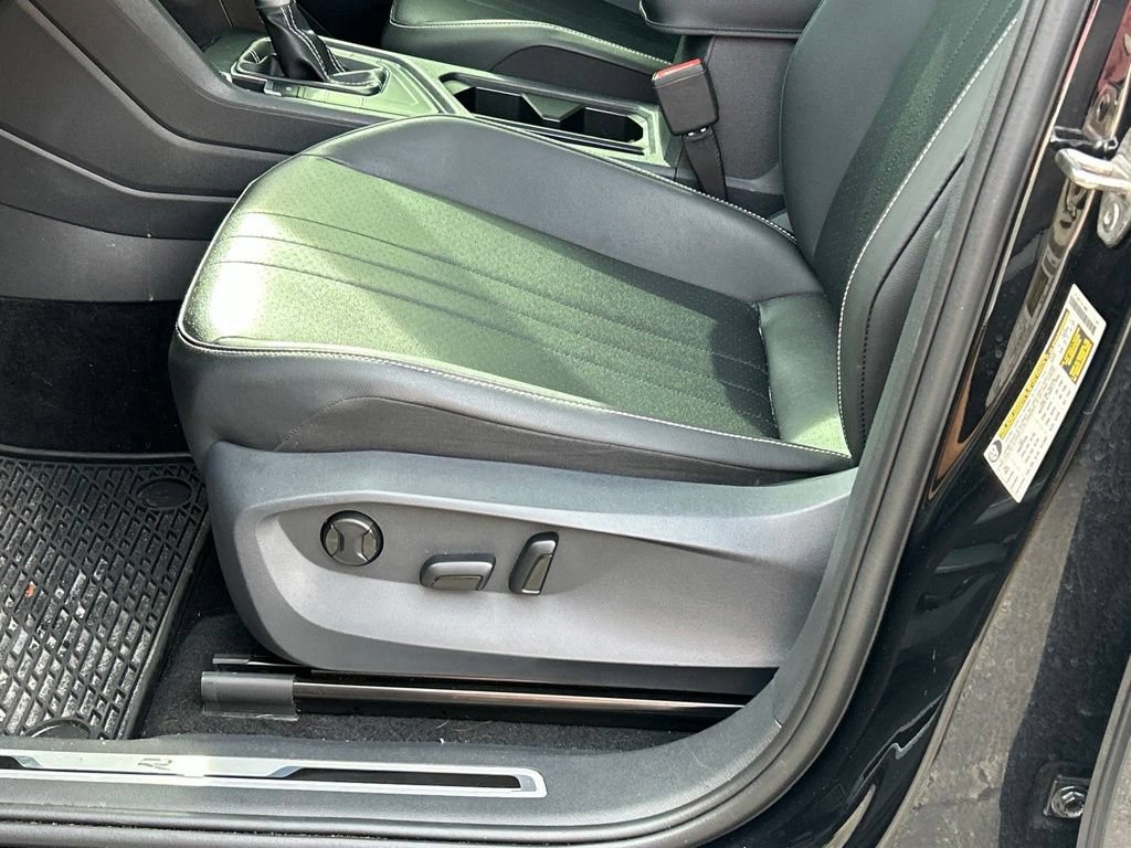 Certified 2023 Volkswagen Tiguan SE R-Line FWD image 16
