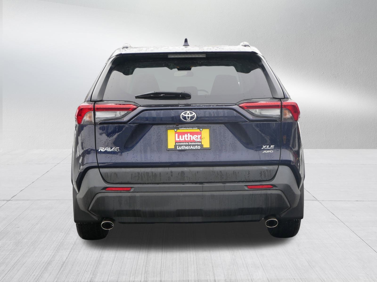 Used 2020 Toyota RAV4 XLE image 6