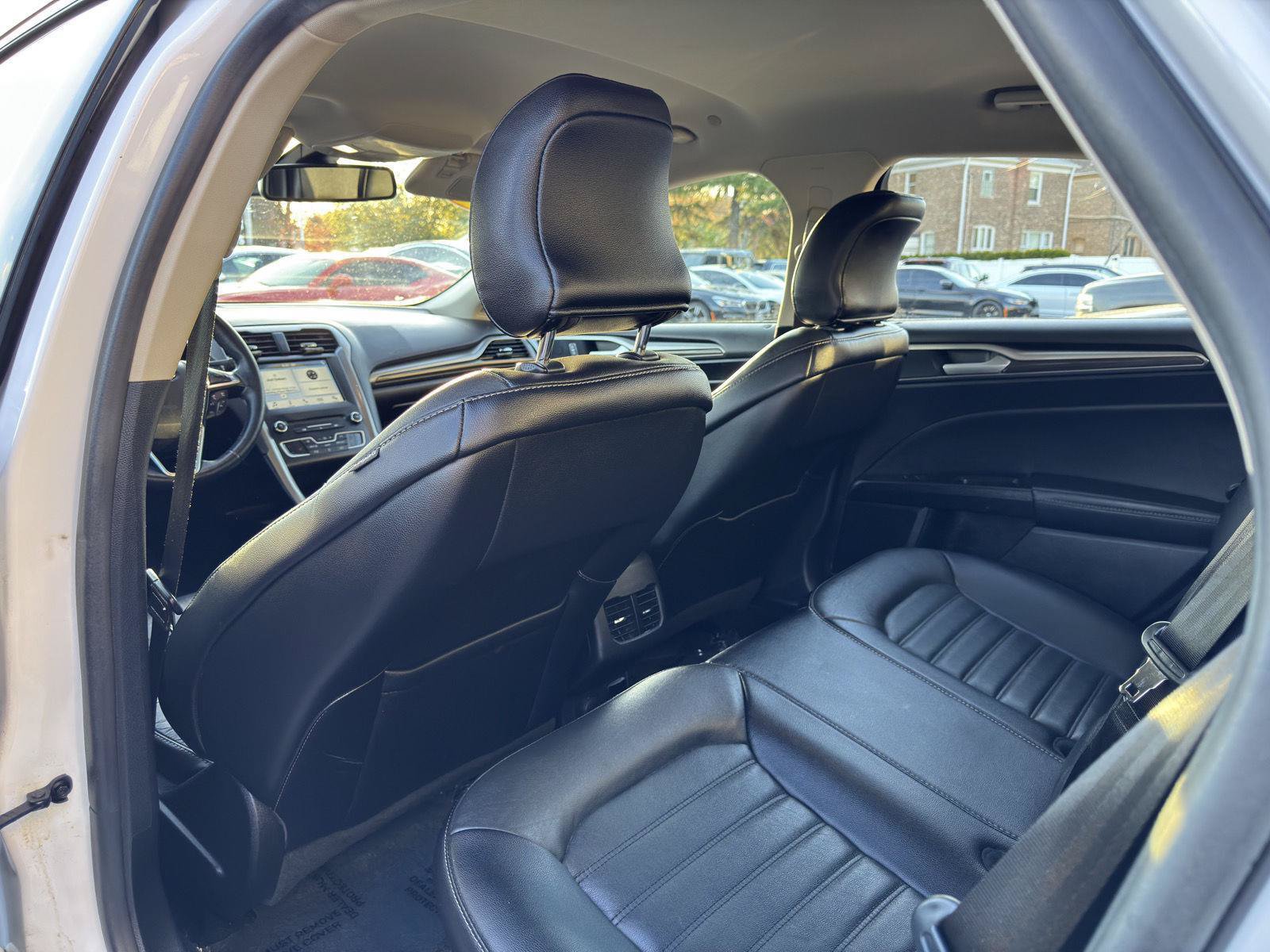 Used 2018 Ford Fusion SE w/ Equipment Group 602A FWD image 28