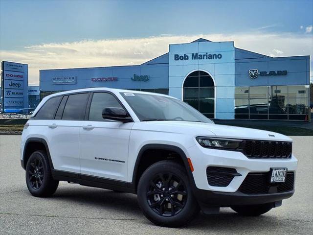 Certified 2025 Jeep Grand Cherokee Altitude AWD/4WD image 1