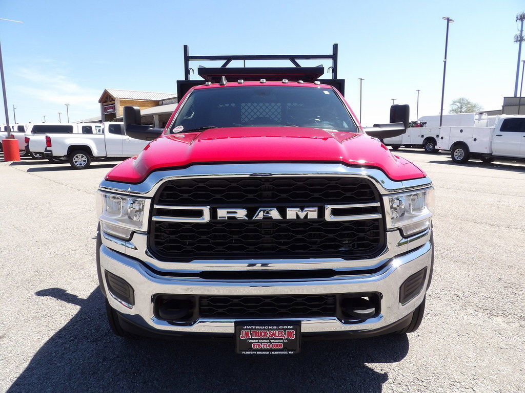 Used 2021 RAM 5500 Tradesman w/ Chrome Appearance Group RWD image 12