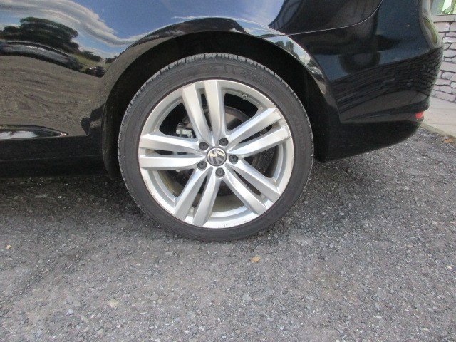 Used 2015 Volkswagen Eos Executive FWD image 21
