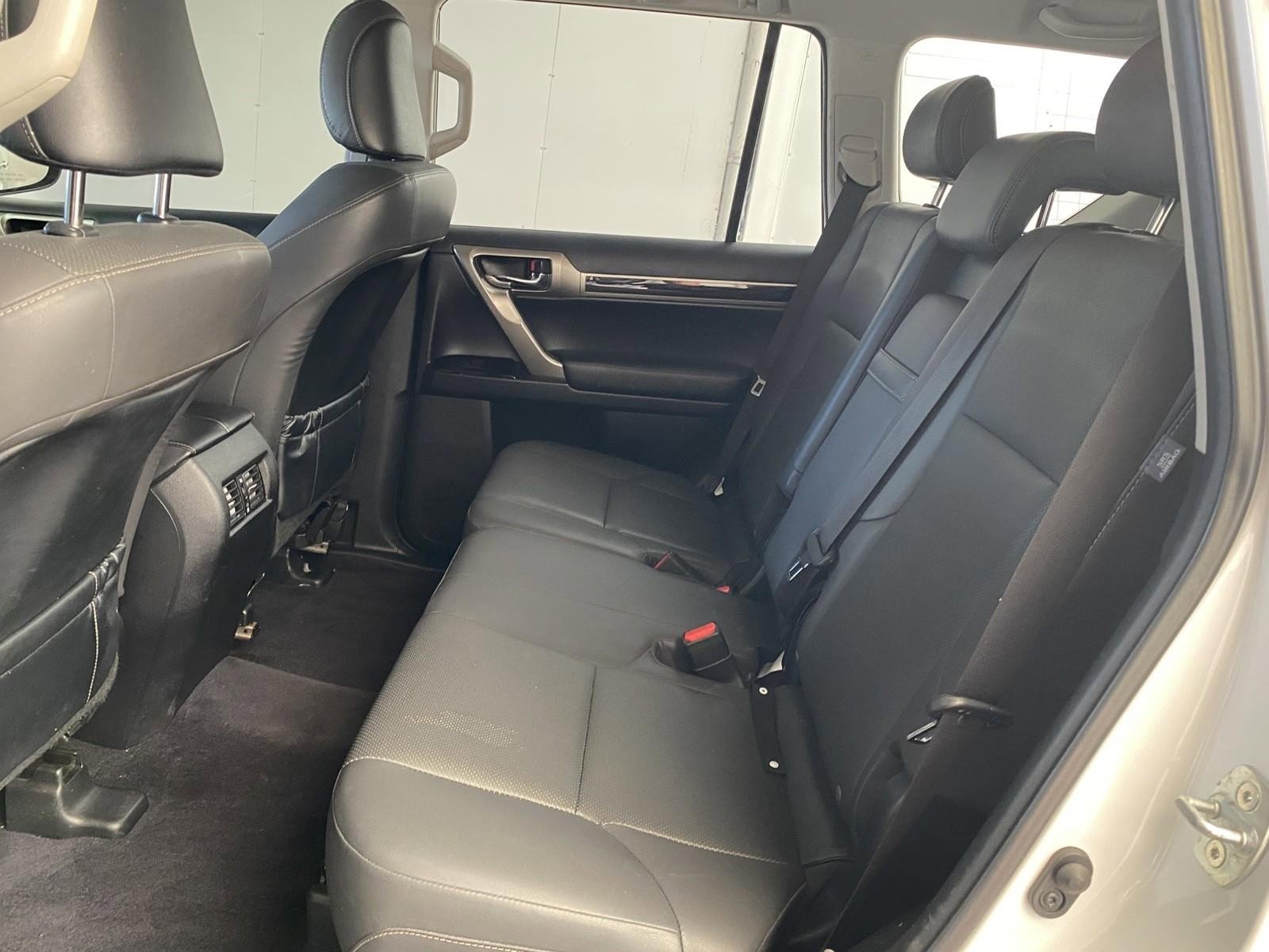 Used 2018 Lexus GX 460 w/ Navigation Package AWD/4WD image 18