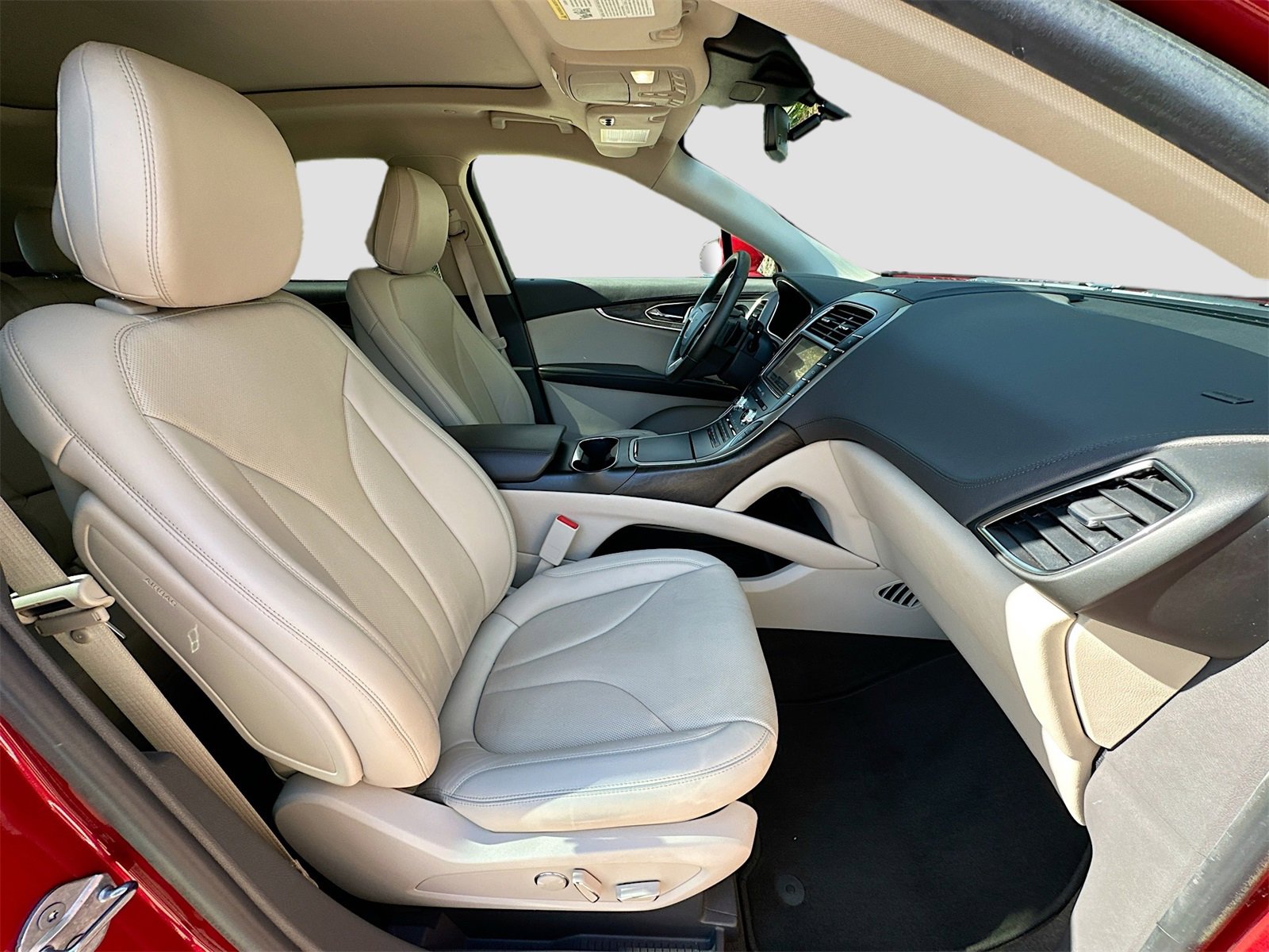 Used 2020 Lincoln Nautilus Reserve w/ Equipment Group 201A image 30