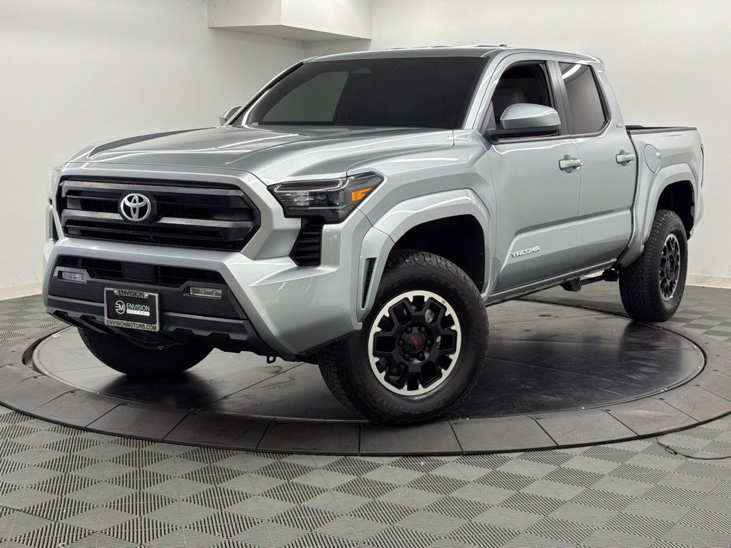 Certified 2025 Toyota Tacoma SR5 AWD/4WD image 3