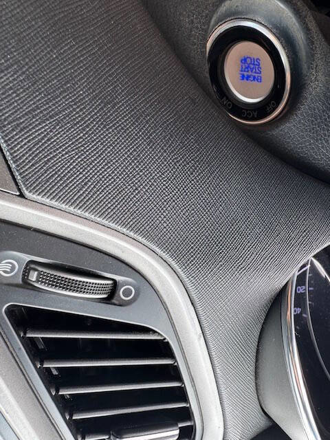 Used 2018 Hyundai Santa Fe Limited w/ Cargo Package image 51