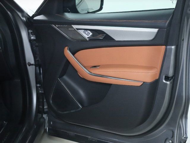 Certified 2025 Jaguar F-PACE R-Dynamic S image 35