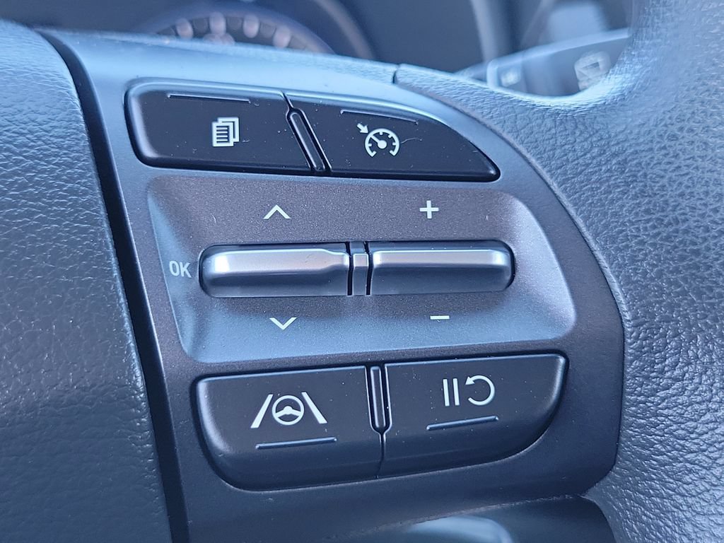 Used 2023 Hyundai Kona SE AWD/4WD image 6