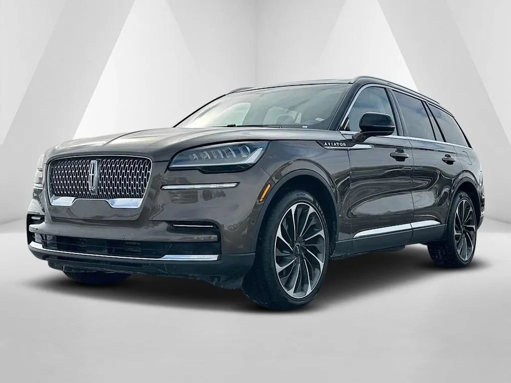 Used 2022 Lincoln Aviator Reserve w/ Equipment Group 201A image 3