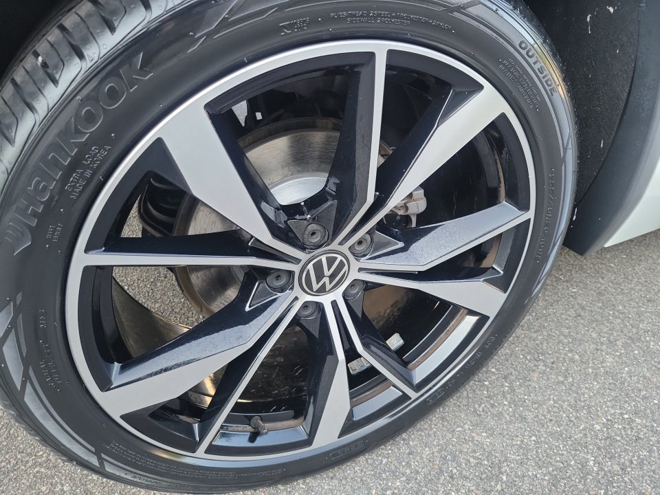 Certified 2022 Volkswagen Tiguan SEL R-Line AWD/4WD image 26