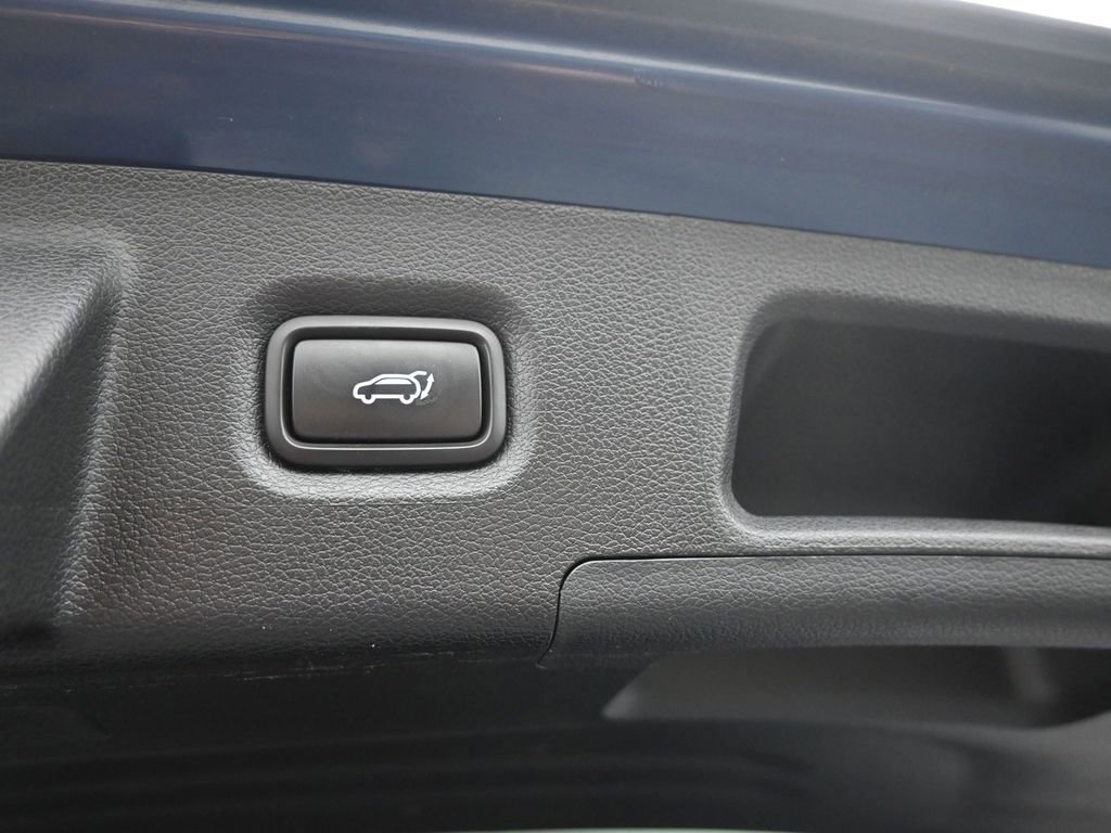 Used 2023 Hyundai Santa Fe Limited w/ Cargo Package image 11