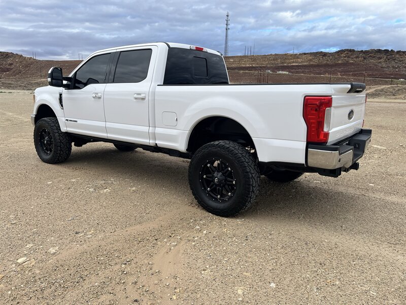 Used 2017 Ford F250 Lariat w/ Lariat Ultimate Package AWD/4WD image 5
