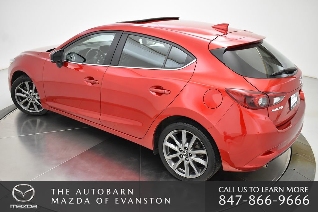 Used 2018 MAZDA MAZDA3 Grand Touring w/ Premium Equipment Package FWD image 9