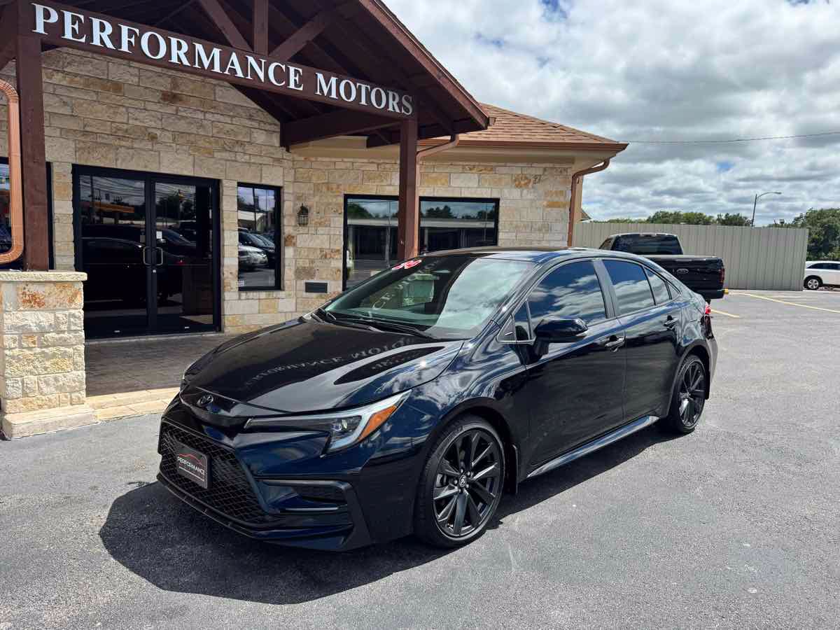 Used 2024 Toyota Corolla SE FWD image 1