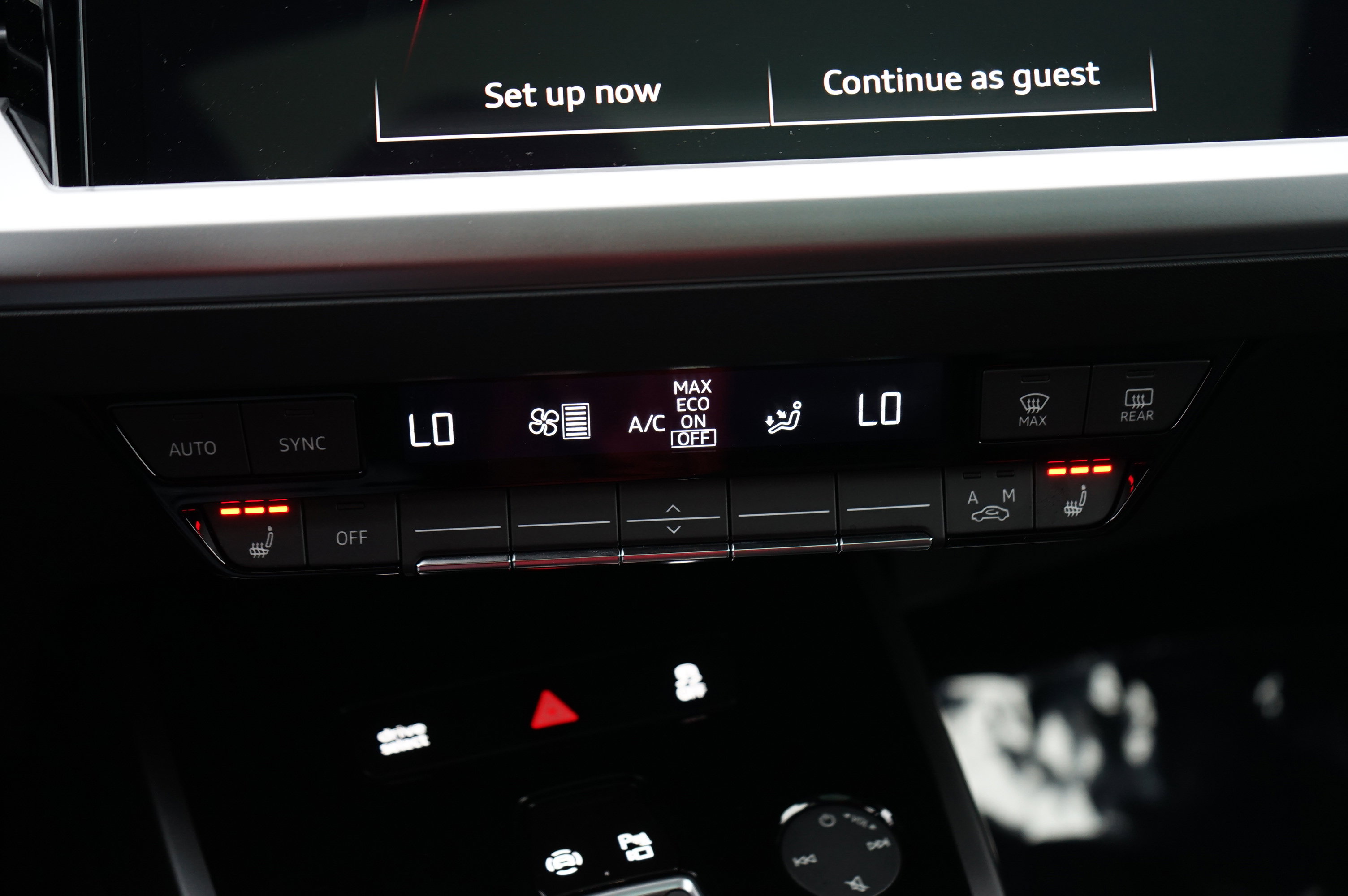 Used 2024 Audi Q4 e-tron Premium Plus w/ Premium Plus AWD/4WD image 31