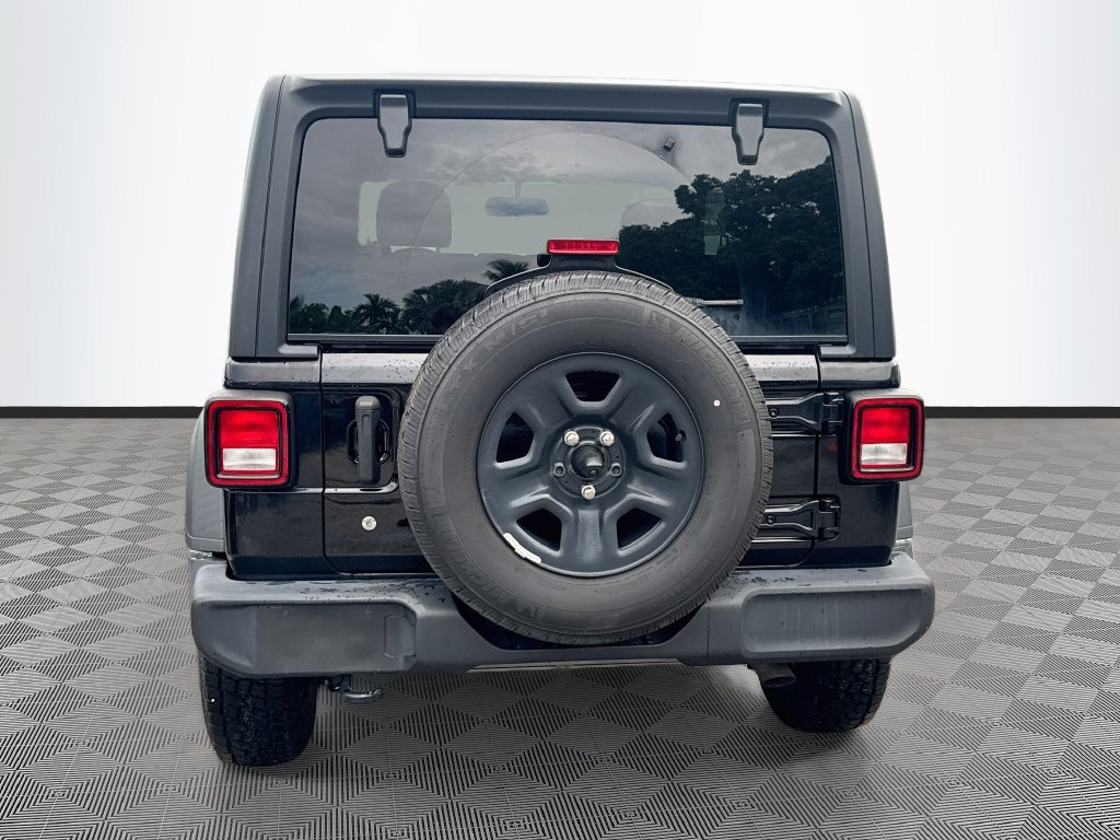 Used 2022 Jeep Wrangler Sport AWD/4WD image 7