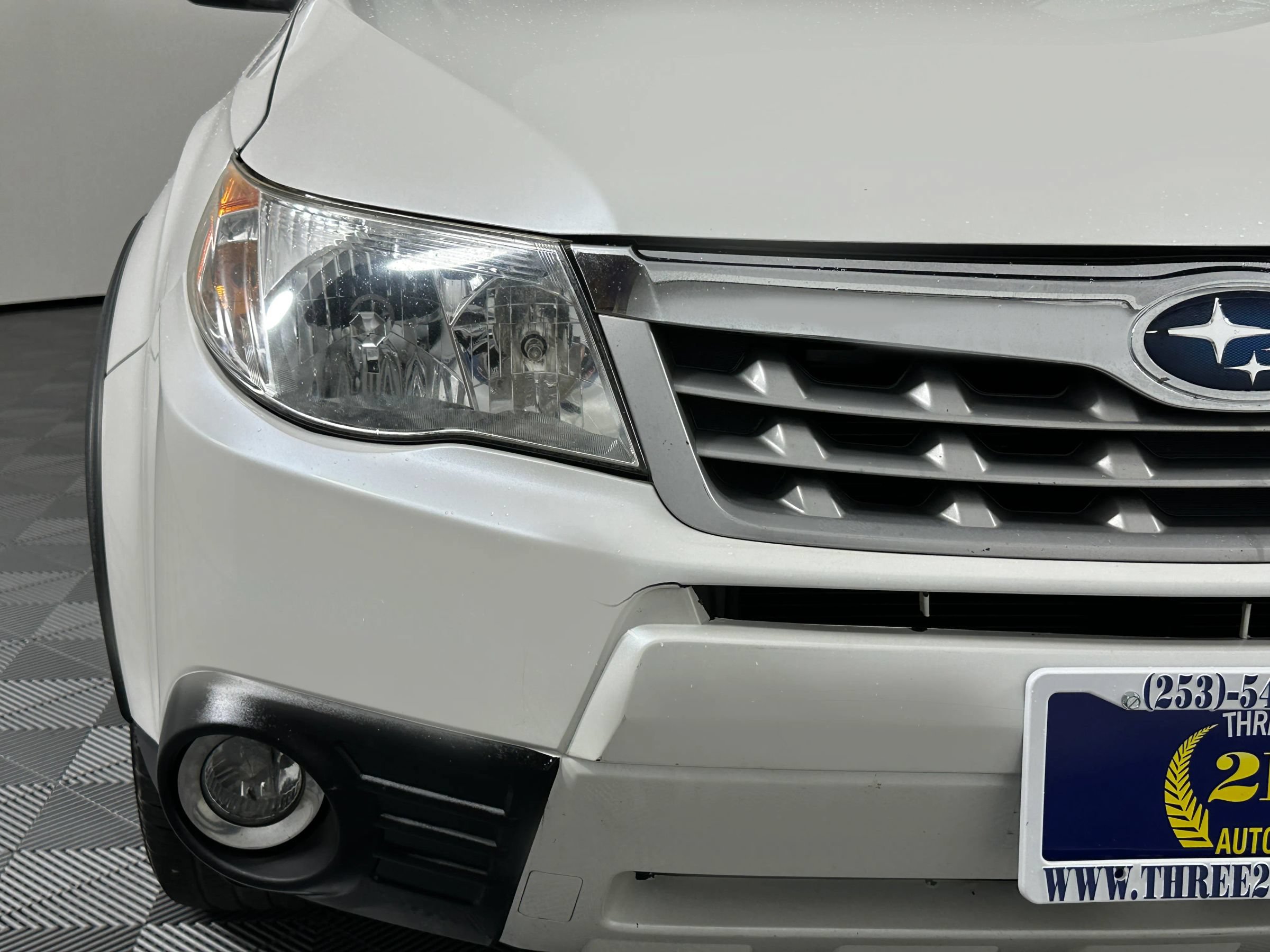 Used 2011 Subaru Forester 2.5X Touring AWD/4WD image 4