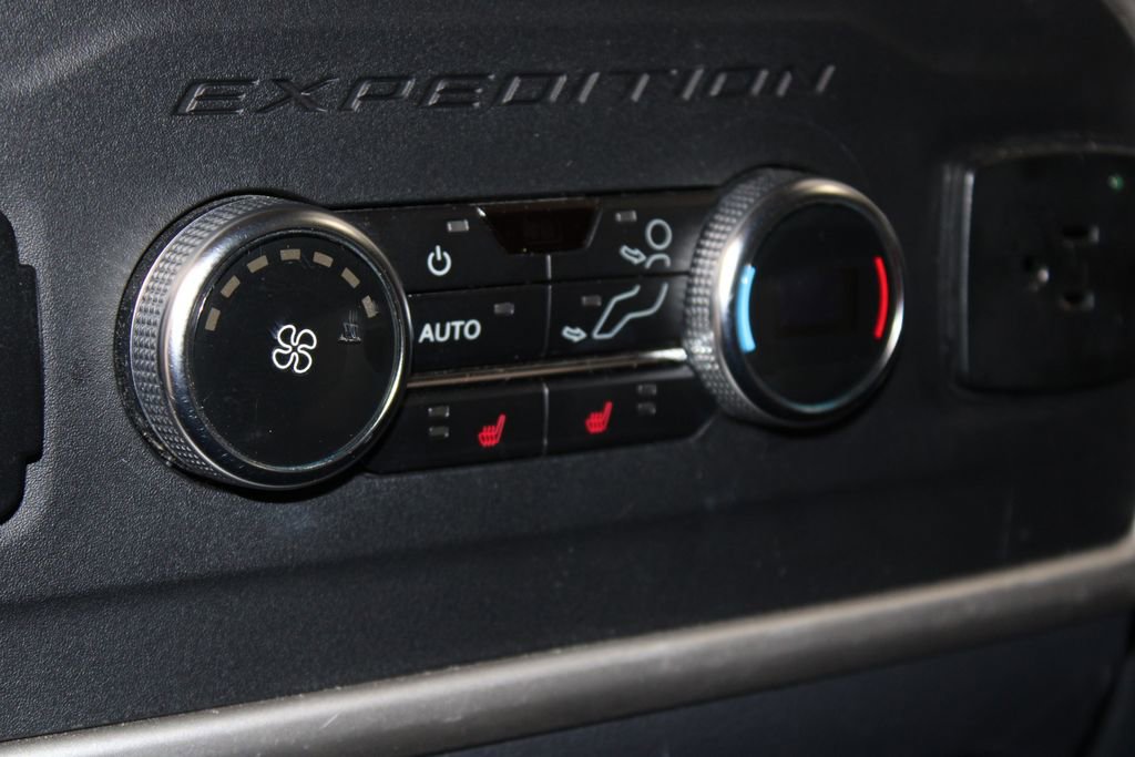 Used 2023 Ford Expedition Limited image 24