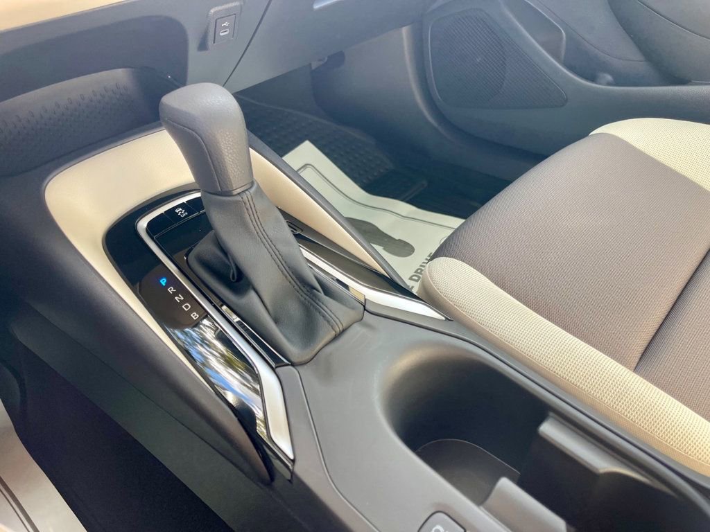 Used 2025 Toyota Corolla LE image 14