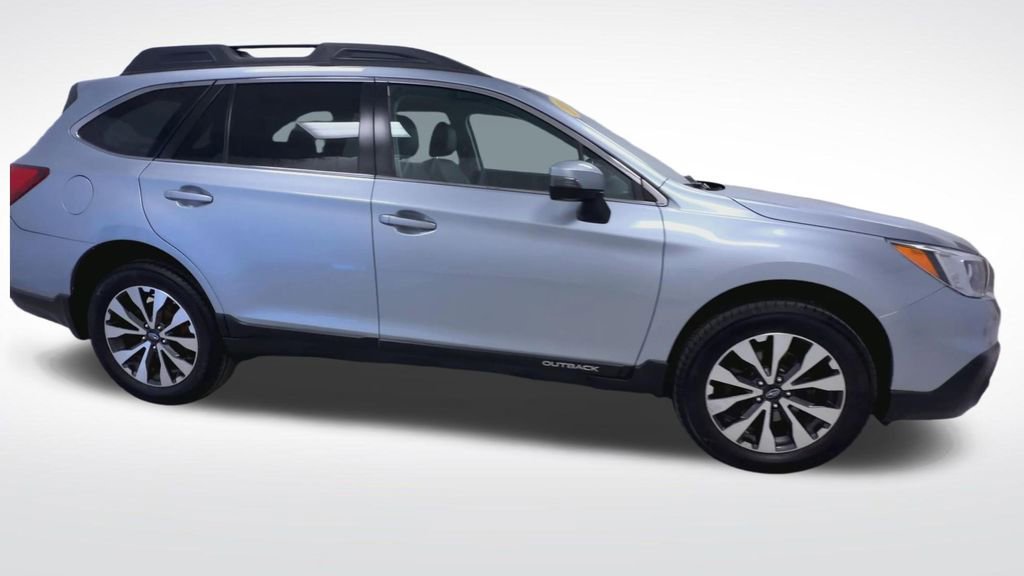 Used 2016 Subaru Outback 2.5i Limited image 9