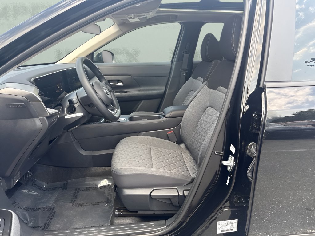 Used 2026 Nissan Kicks SV w/ SV Premium Package AWD/4WD image 6