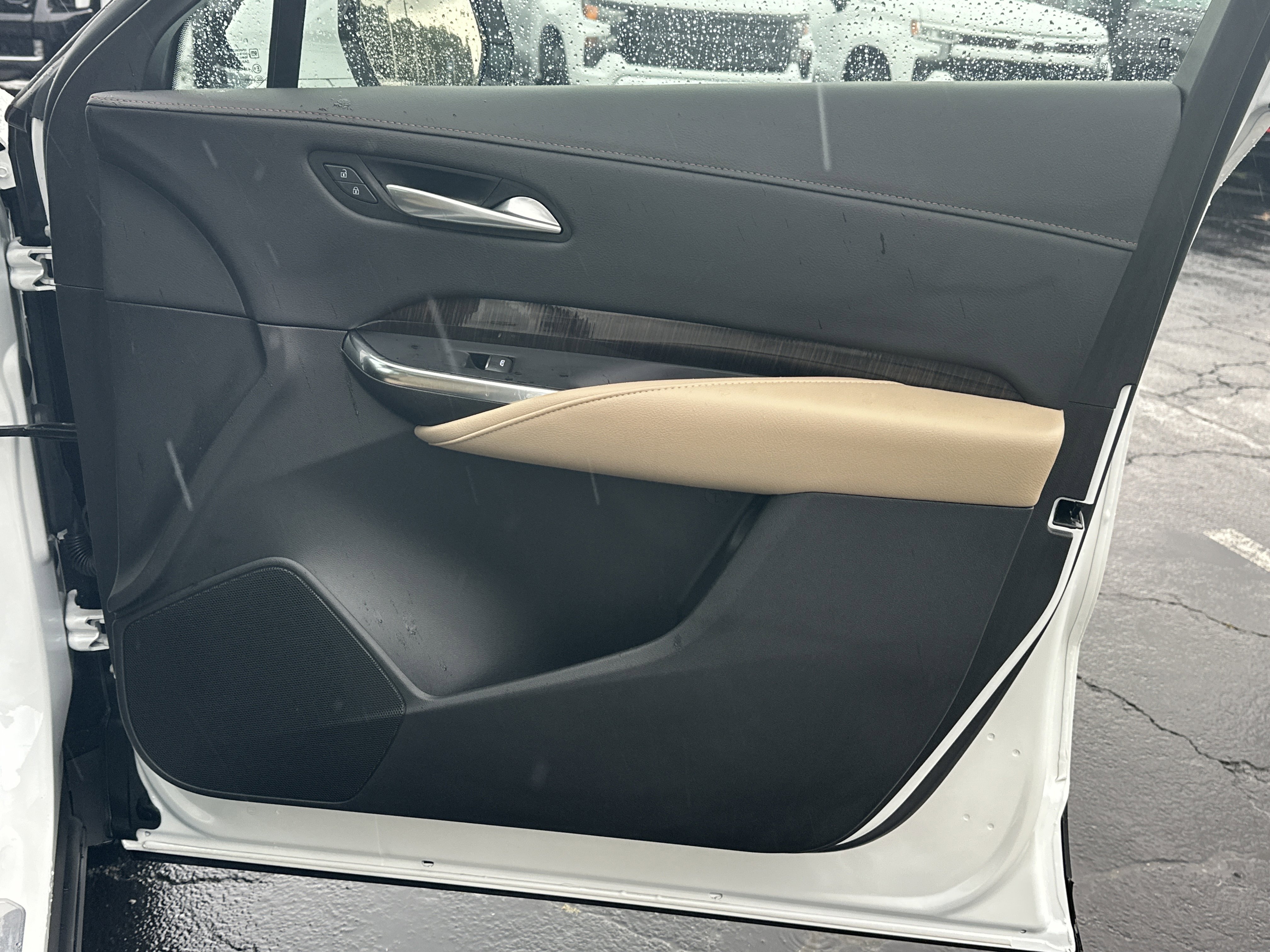 Used 2025 Cadillac XT4 Premium Luxury w/ Technology Package FWD image 14