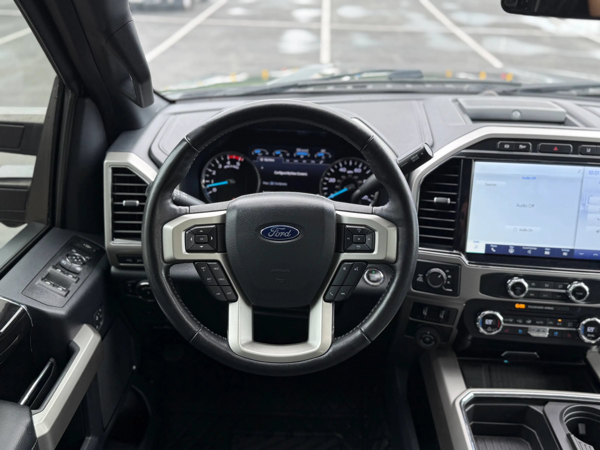 Used 2022 Ford F250 Lariat w/ Lariat Ultimate Package AWD/4WD image 23