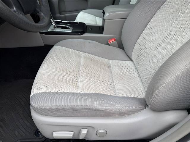 Used 2014 Toyota Camry LE FWD image 13