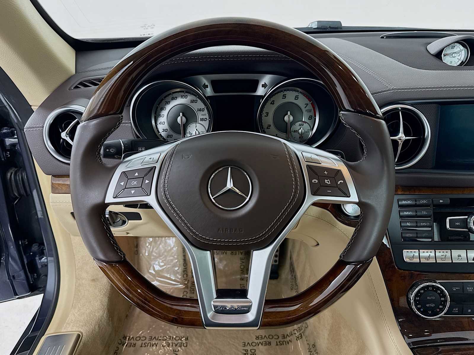 Used 2014 Mercedes-Benz SL 550 image 15