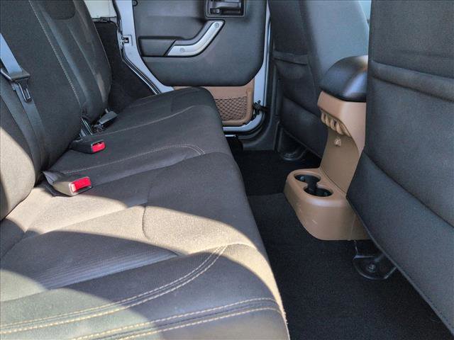 Used 2018 Jeep Wrangler Unlimited Sahara image 17