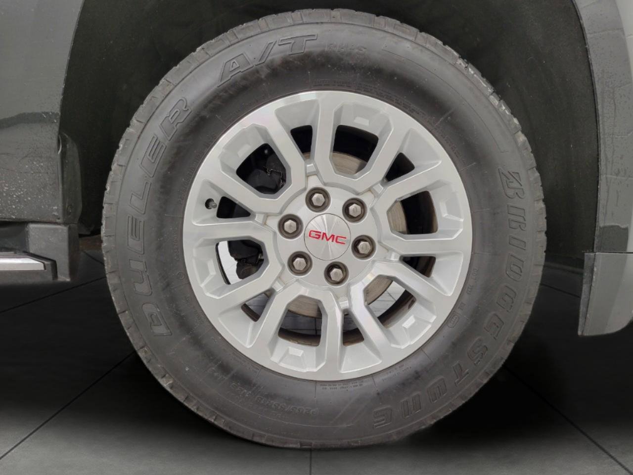 Used 2020 GMC Yukon XL SLT w/ Open Road Package image 4