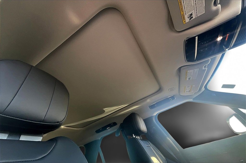 Used 2024 Land Rover Range Rover Sport SE image 17