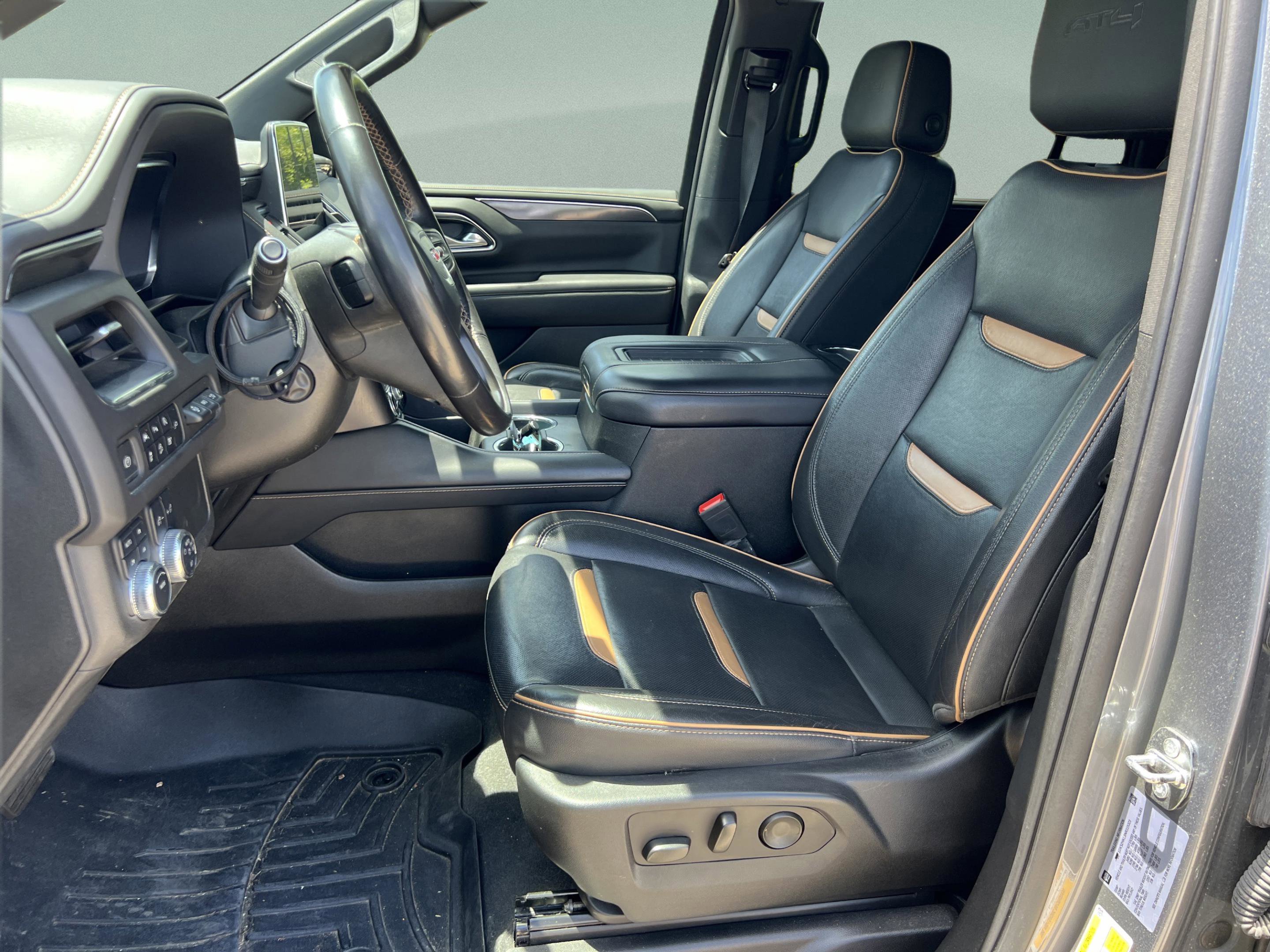 Used 2022 GMC Yukon XL AT4 w/ Technology Package AWD/4WD image 19