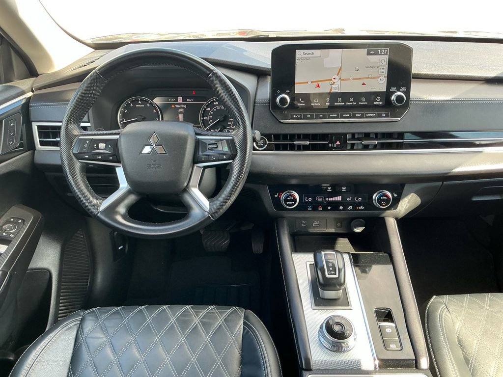 Used 2022 Mitsubishi Outlander SEL image 17