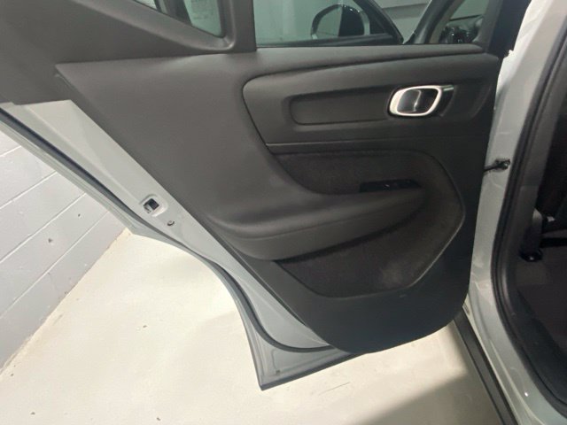 Used 2026 Volvo XC40 B5 Plus AWD/4WD image 8