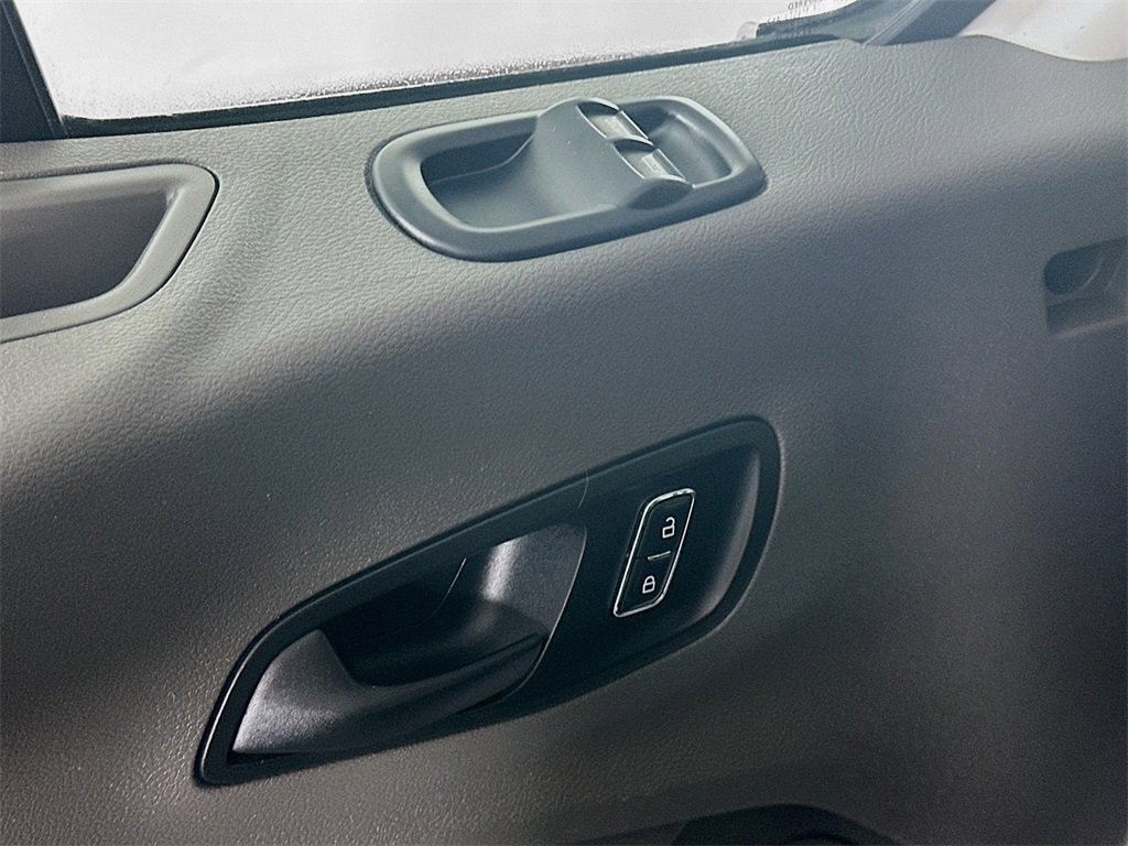 Used 2023 Ford Transit 350 XLT image 23