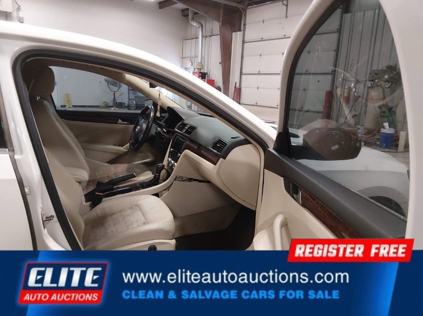 Used 2013 Volkswagen Passat 3.6 SEL Premium image 10