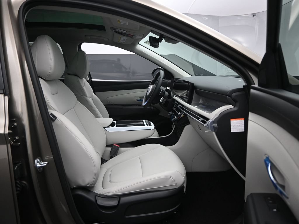 Certified 2025 Hyundai Tucson SEL AWD/4WD image 32