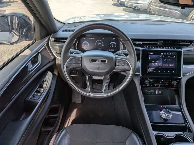 Used 2023 Jeep Grand Cherokee L Laredo image 17