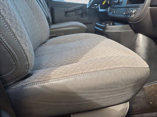 Used 2016 Chevrolet Express 2500 LT w/ LT Preferred Equipment Group RWD image 19