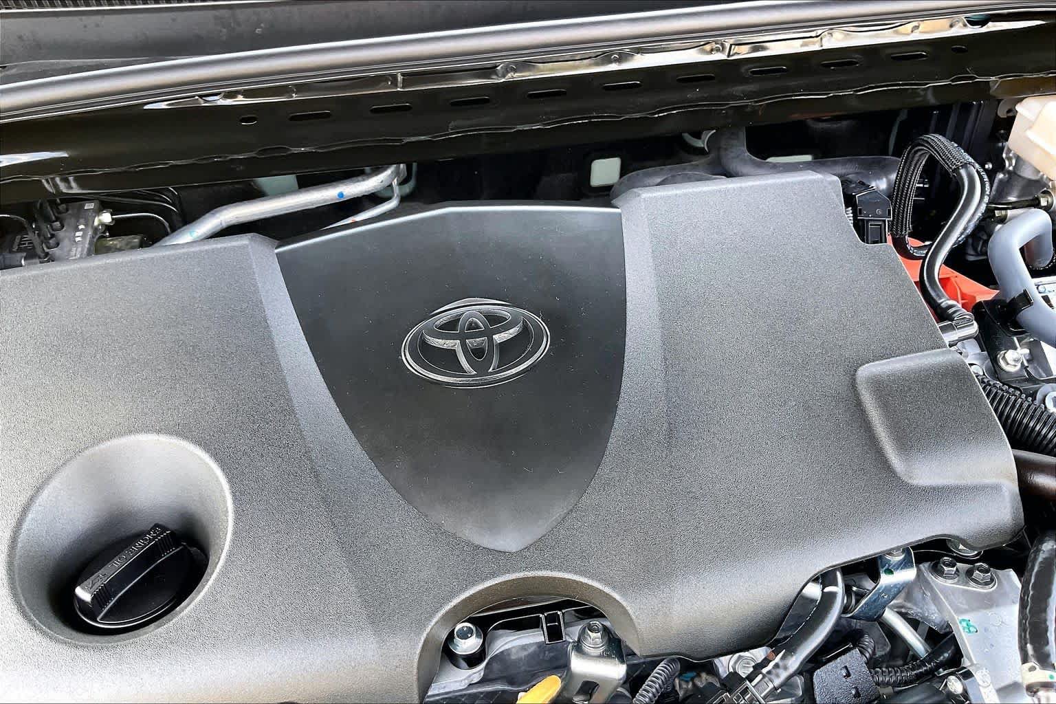 Used 2025 Toyota Camry SE FWD image 28